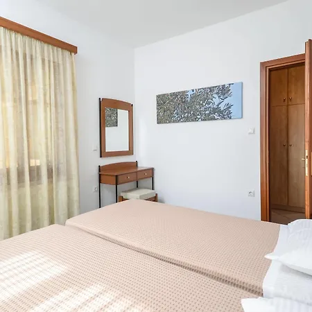 Naxos Apartment *