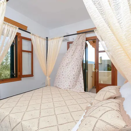 Naxos Apartment *
